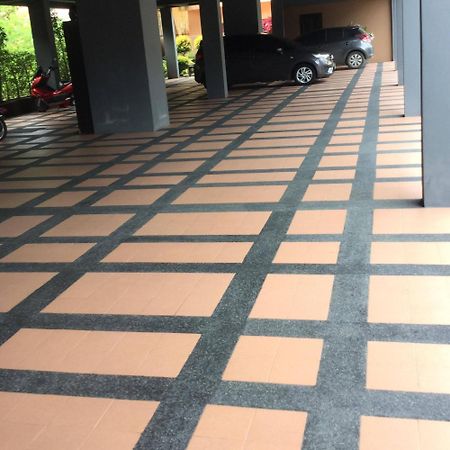 West Key Kamala Apartment Bagian luar foto