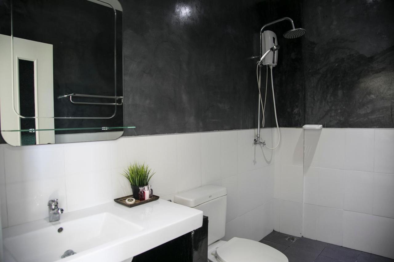 West Key Kamala Apartment Bagian luar foto